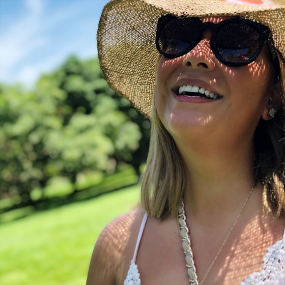 Meet your Posher, Maria - Picture 1 of 1